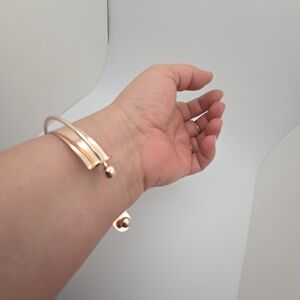 Elegant Rose Gold Bracelet